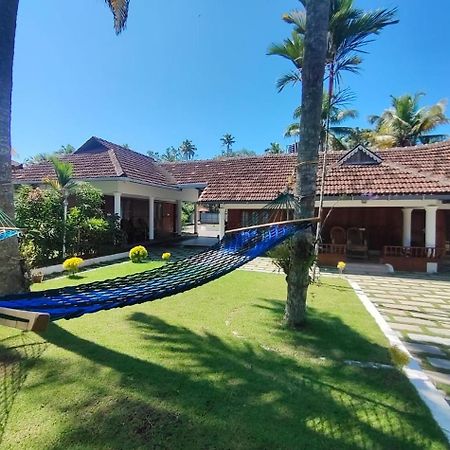 Breeze Backwater Homes Коччи Экстерьер фото